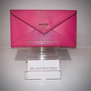 π PRADA Pink Envelope Wallet Clutch β Flirty, Luxe & Unapologetically Fabulous
